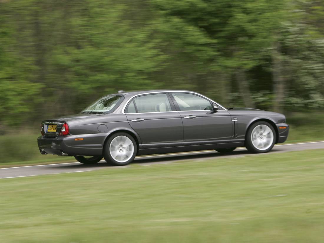 jaguar_xj_sovereign_achter.jpg