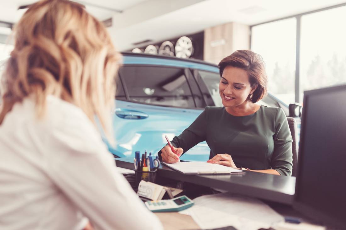 Tweedehandsauto steeds goedkoper: Prijs in een jaar tijd ruim €2.000 gedaald