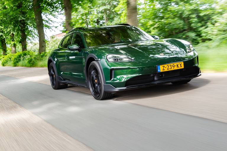 ook-porsche-zegt-het-nu-hardop-omslag-naar-elektrisch-rijden-duurt-langer-dan-we-dachten-2024-01