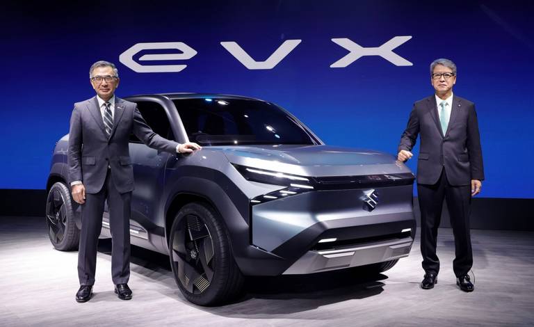 global-premiere-of-concept-electric-suv-evx-2023-01