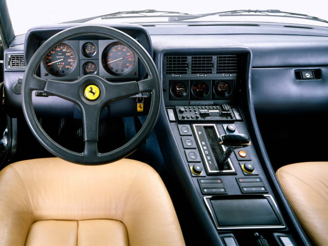 ferrari-412-interior