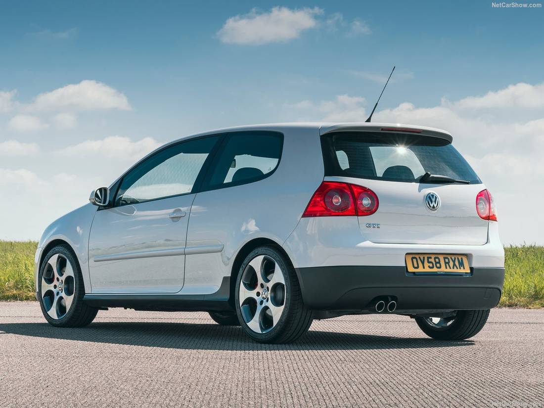 Volkswagen-Golf_V_GTI_UK-Version-2004-1280-05.jpg