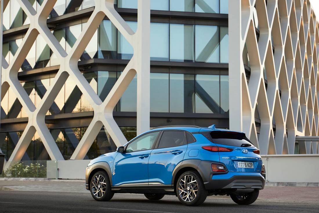 hyundai-kona-back