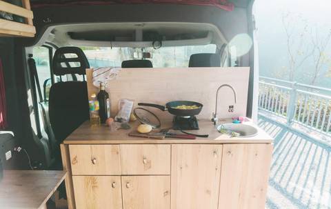 camper-cooking-utensils