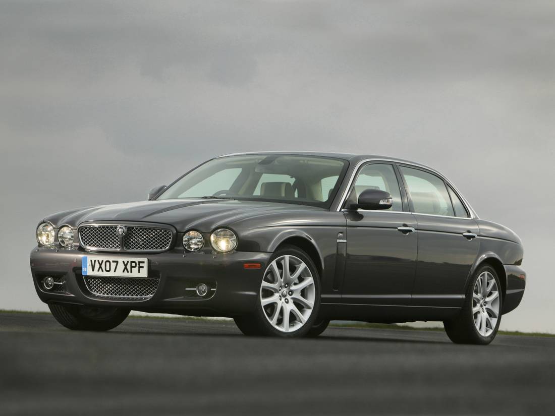 jaguar_xj_sovereign_2.jpg