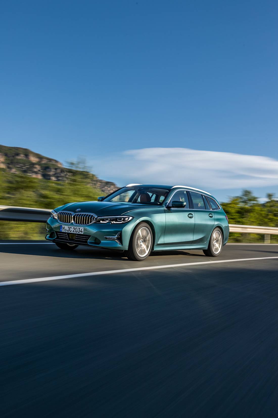 bmw_330d_xdrive_touring_luxury_line_5.jpeg