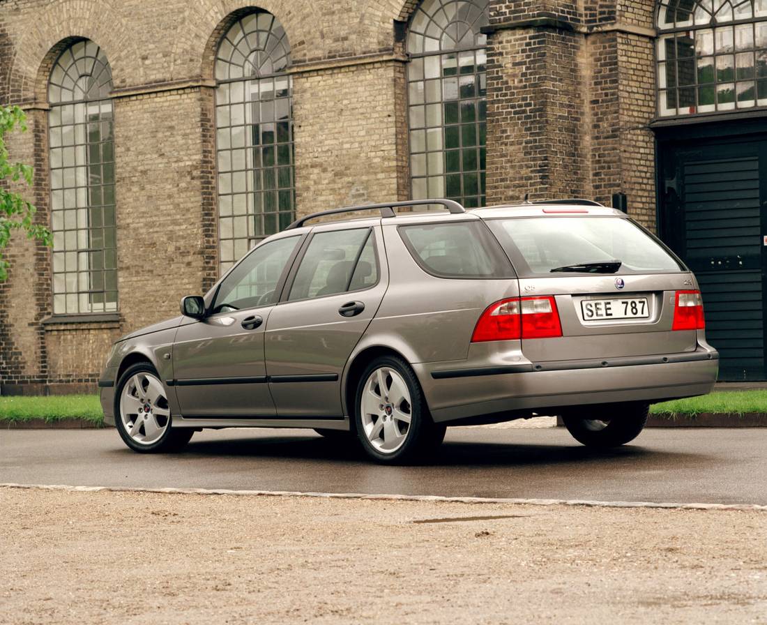 Saab 9-5 Estate 2.jpg