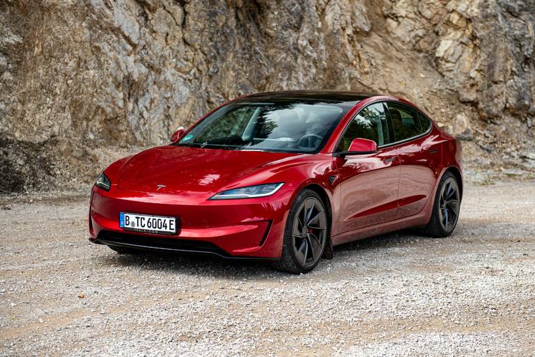 tesla-model-3-performance-2024-titelbild