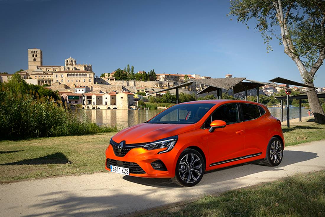 Eenvoud Activeren Monarchie Renault Clio: afmetingen, interieurs, motoren, prijzen en concurrenten -  Autoscout24