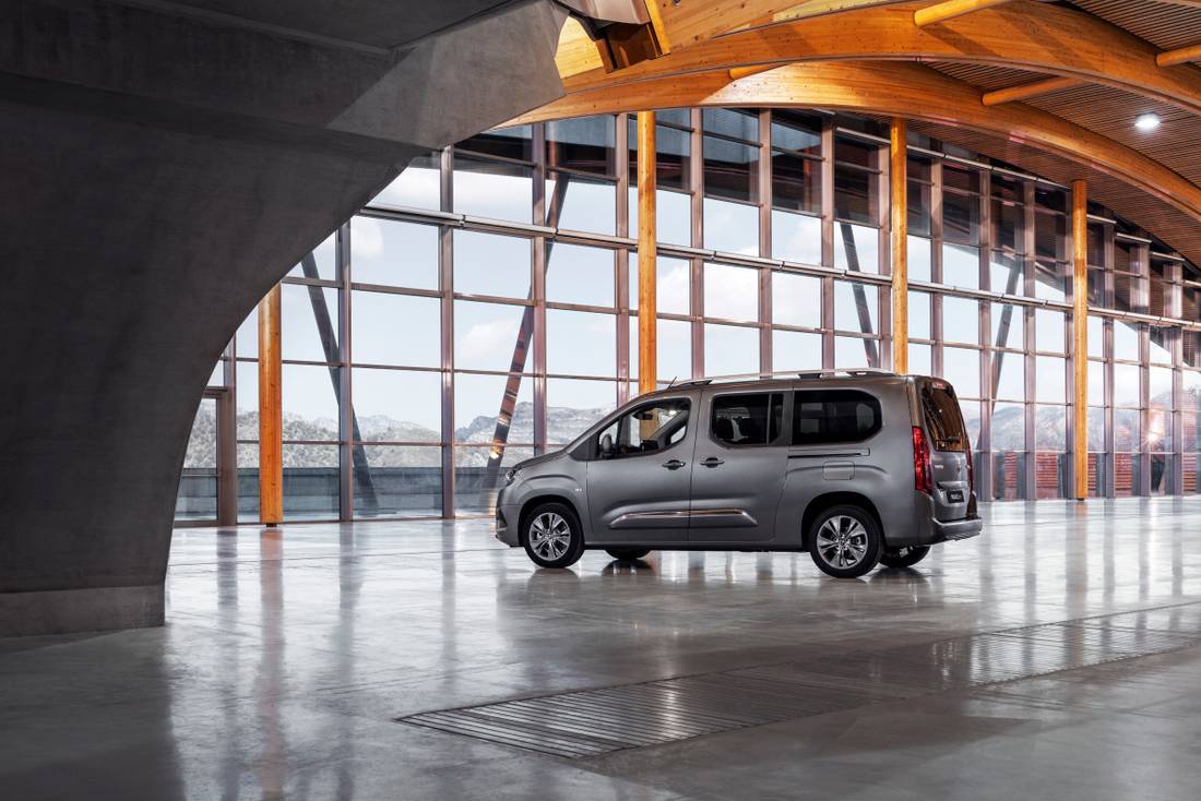 toyota_proace_city_verso_long_5.jpg