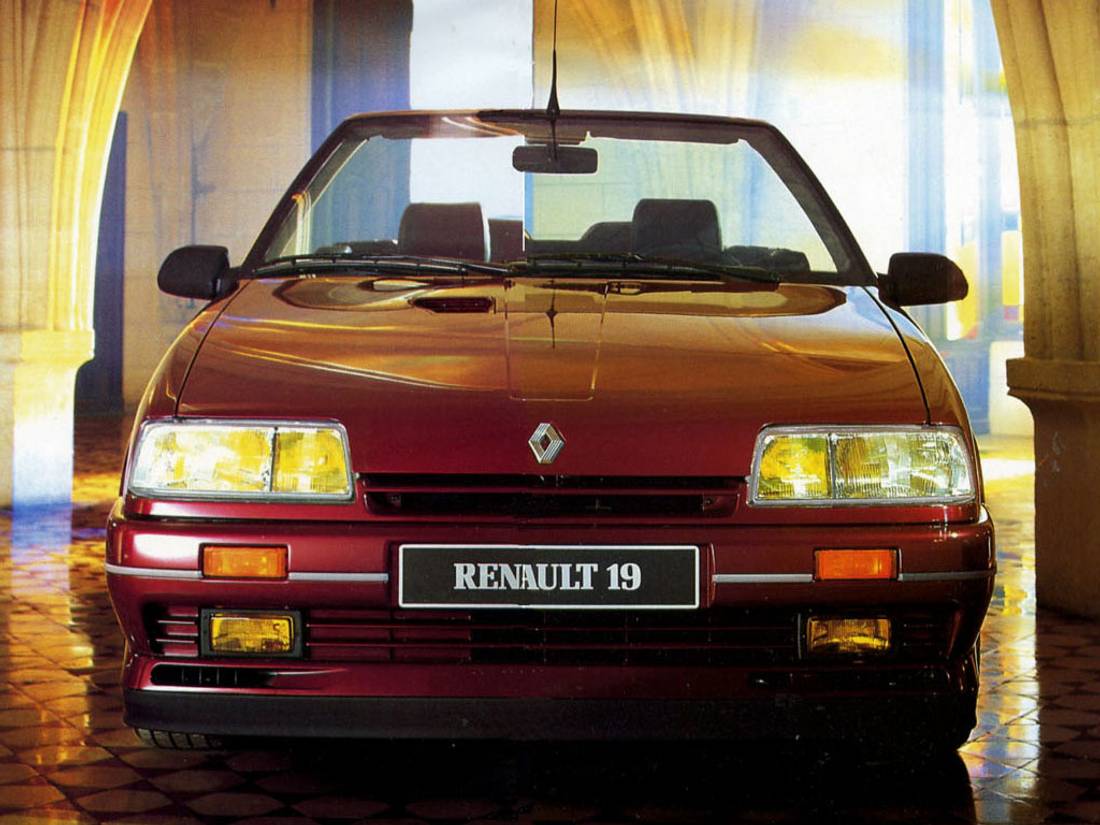 renault_19_cabrio_1.jpg