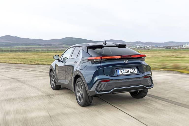 waarom-de-toyota-c-hr-plotseling-3000-euro-goedkoper-is-2024-02