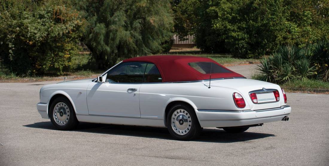 rolls-royce_corniche_2.jpg